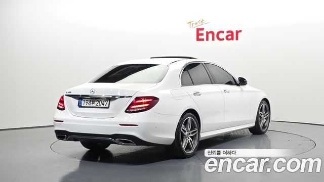 Mercedes-Benz E-Class 2019 — photo 2