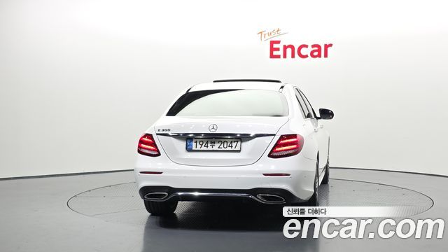Mercedes-Benz E-Class 2019 — photo 4