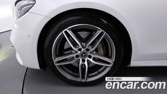 Mercedes-Benz E-Class 2019 — photo 5
