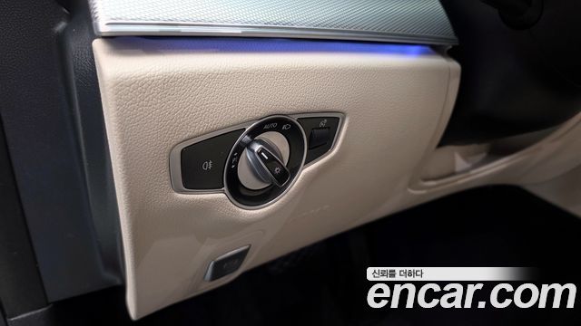 Mercedes-Benz E-Class 2019 — photo 27