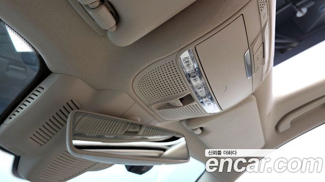 Mercedes-Benz E-Class 2019 — photo 30