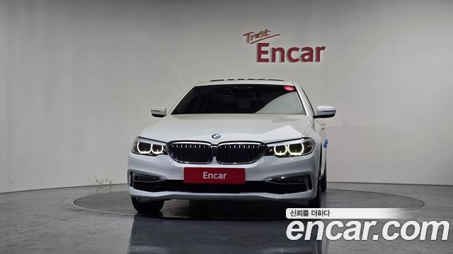 BMW 5-Series 2018 — photo 3