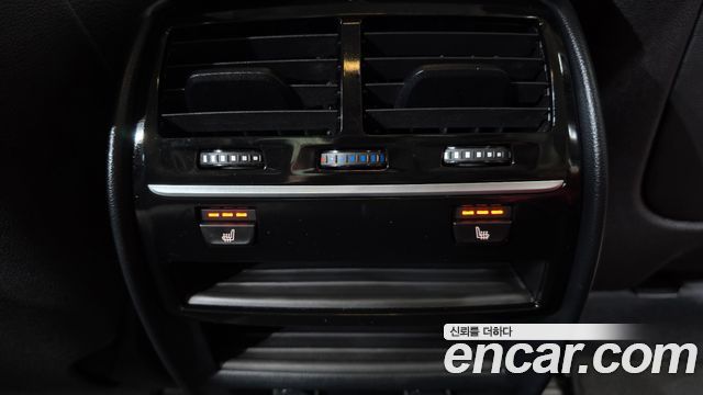 BMW 5-Series 2018 — photo 24