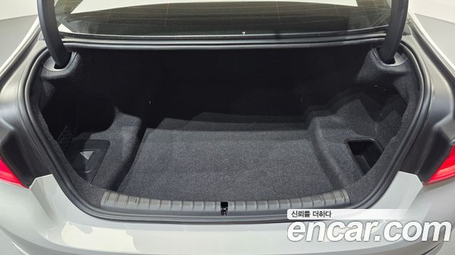 BMW 5-Series 2018 — photo 26