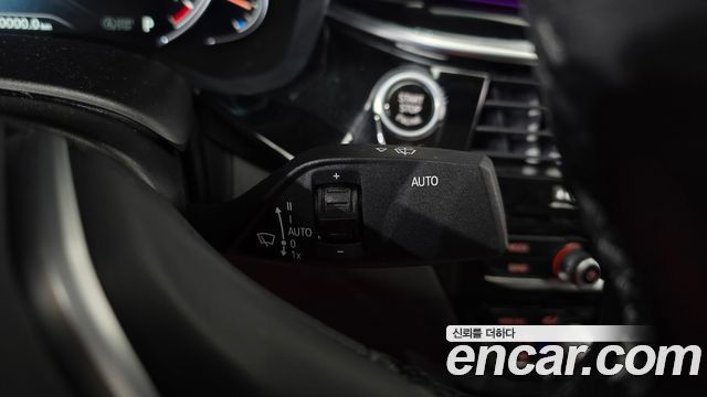 BMW 5-Series 2018 — photo 28