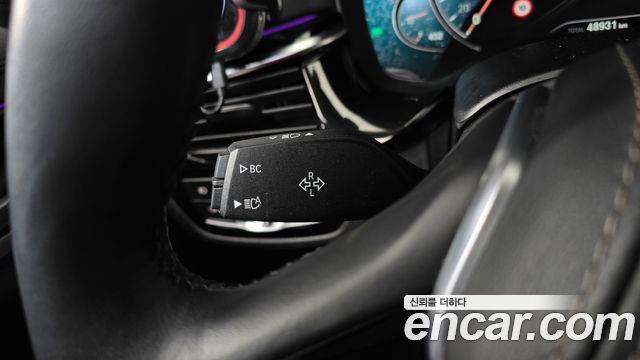BMW 5-Series 2018 — photo 29