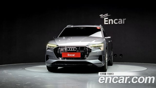 Audi e-tron 2020 — photo 3