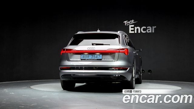 Audi e-tron 2020 — photo 4