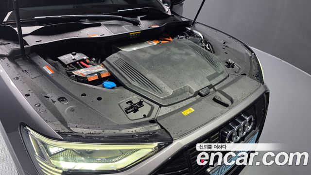 Audi e-tron 2020 — photo 6
