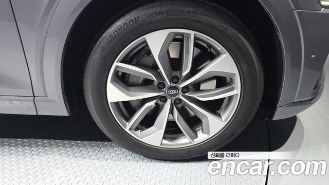 Audi e-tron 2020 — photo 7