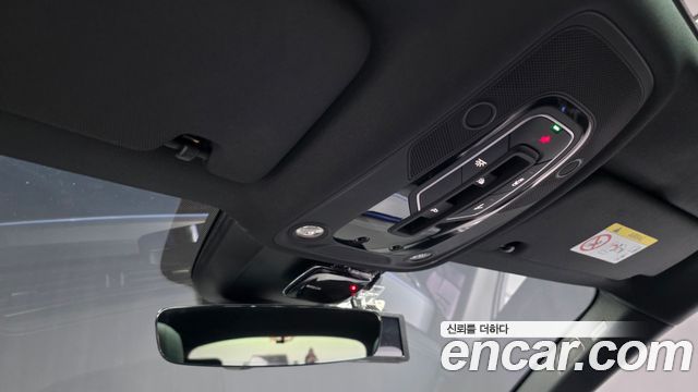 Audi e-tron 2020 — photo 28