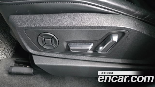 Audi e-tron 2020 — photo 37