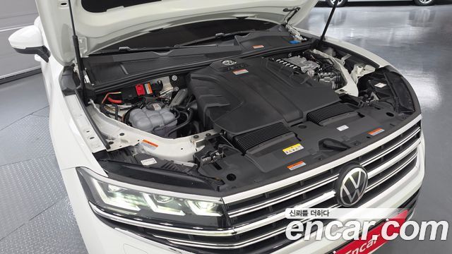 Volkswagen Touareg 2024 — photo 6