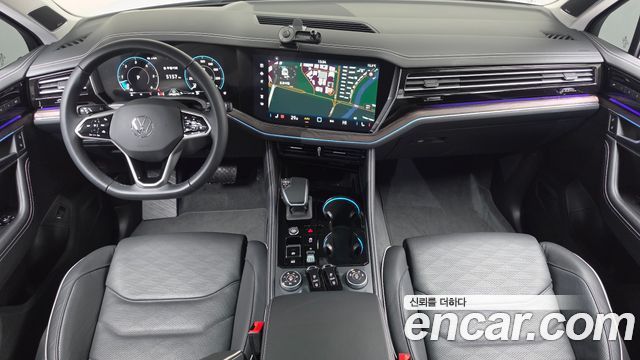 Volkswagen Touareg 2024 — photo 10