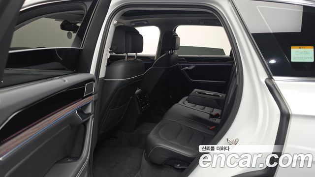 Volkswagen Touareg 2024 — photo 17