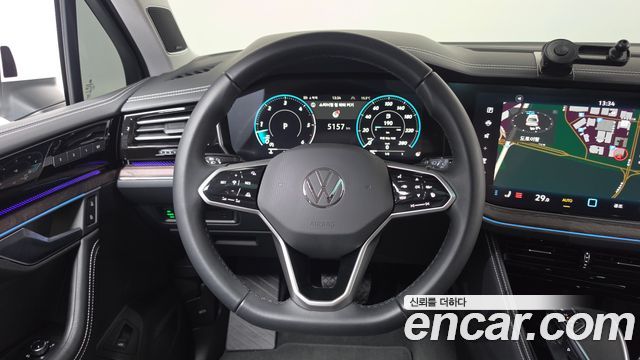 Volkswagen Touareg 2024 — photo 19