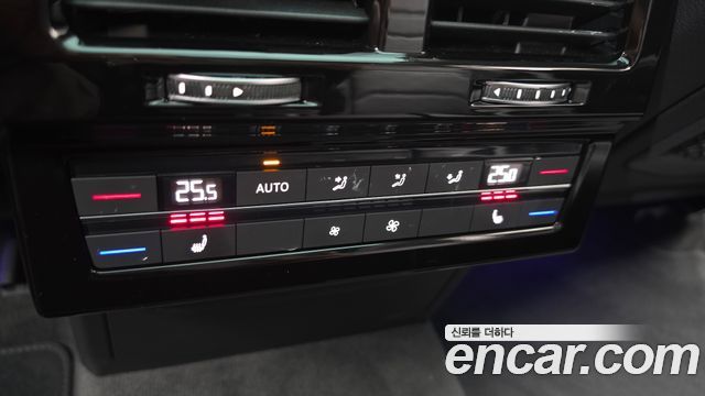 Volkswagen Touareg 2024 — photo 23