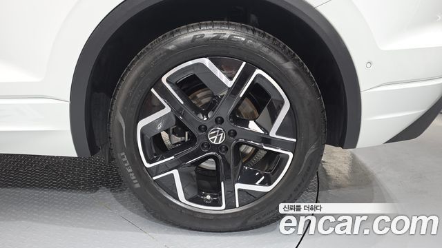 Volkswagen Touareg 2024 — photo 7