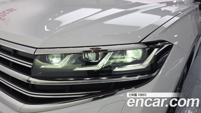 Volkswagen Touareg 2024 — photo 8