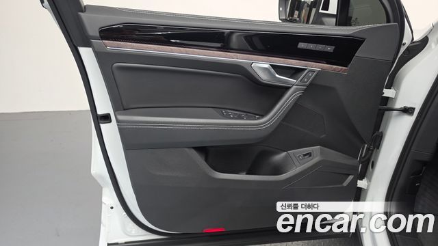 Volkswagen Touareg 2024 — photo 14