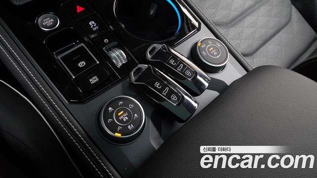 Volkswagen Touareg 2024 — photo 27