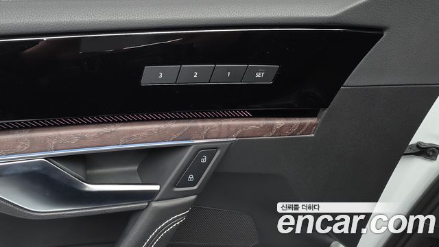 Volkswagen Touareg 2024 — photo 28