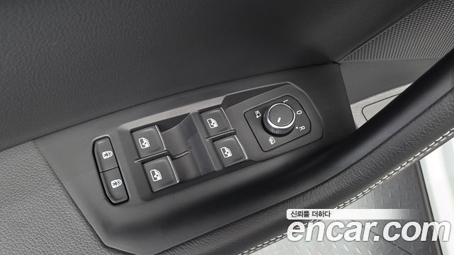 Volkswagen Touareg 2024 — photo 29