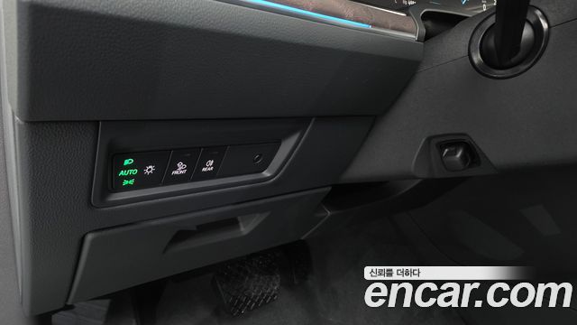 Volkswagen Touareg 2024 — photo 30