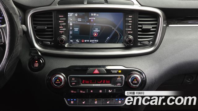 Kia Sorento 2018 — photo 14