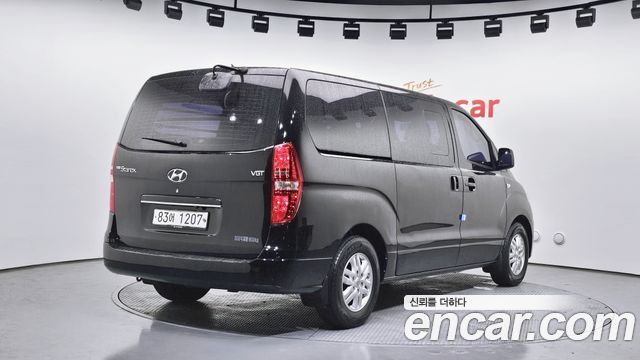 Hyundai Starex 2018 — photo 2