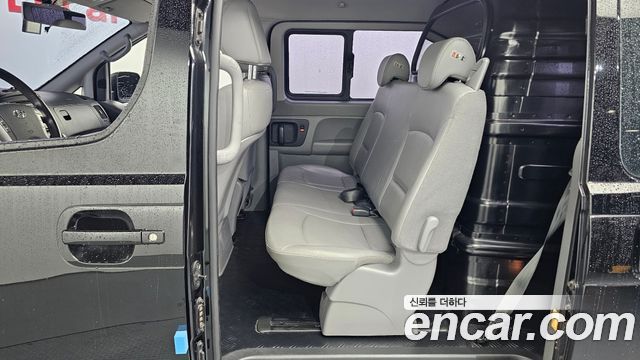 Hyundai Starex 2018 — photo 11