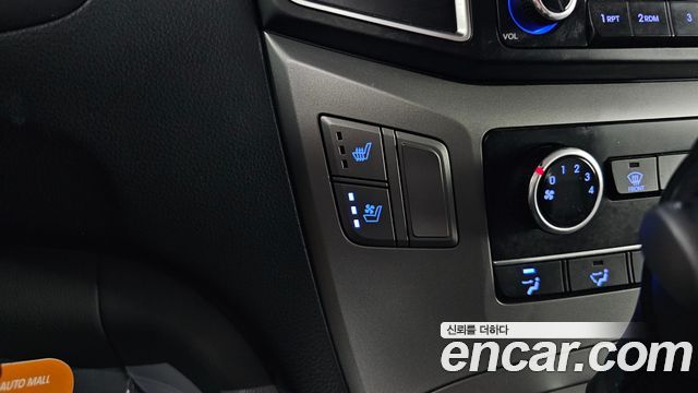 Hyundai Starex 2018 — photo 19