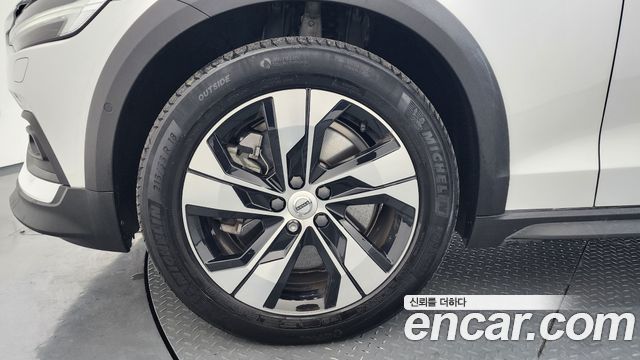 Volvo V60 2021 — photo 5