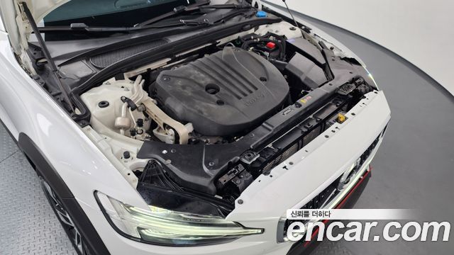 Volvo V60 2021 — photo 6