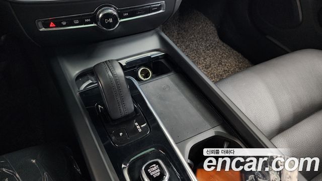 Volvo V60 2021 — photo 9