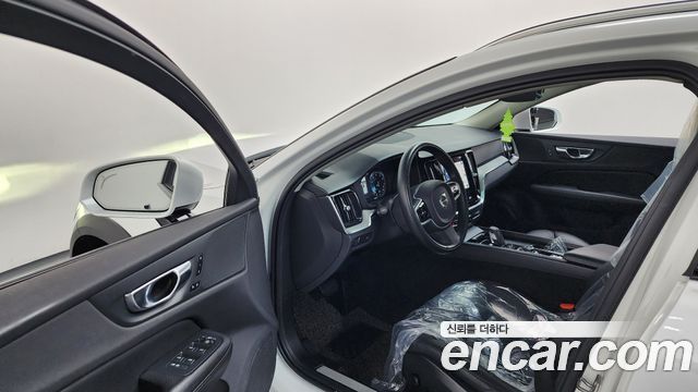 Volvo V60 2021 — photo 10