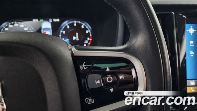 Volvo V60 2021 — photo 15