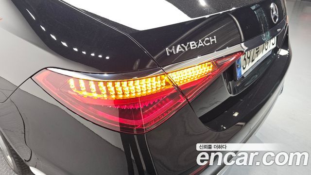 Mercedes-Benz S-Class 2022 — photo 9