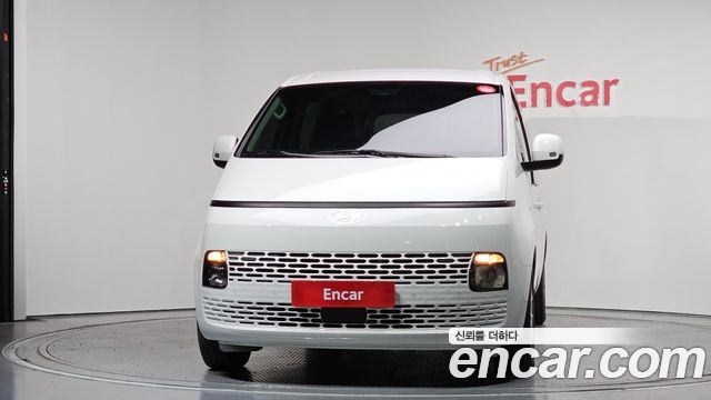Hyundai Staria 2025 — photo 3