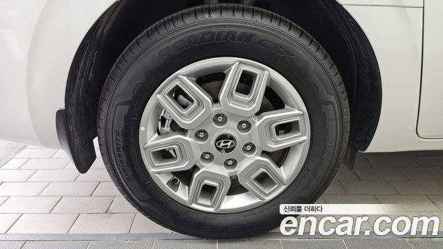 Hyundai Staria 2025 — photo 5