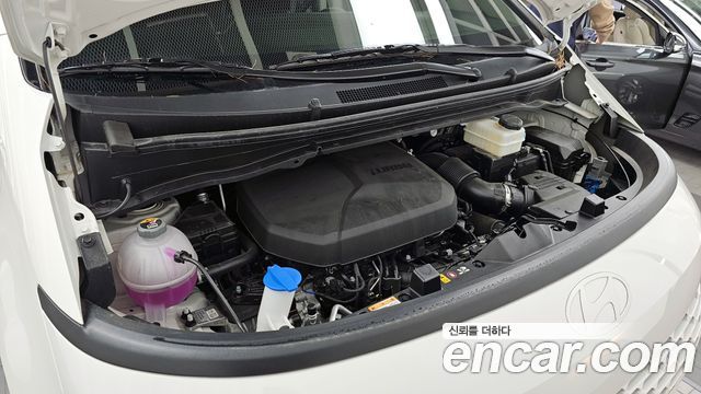 Hyundai Staria 2025 — photo 6