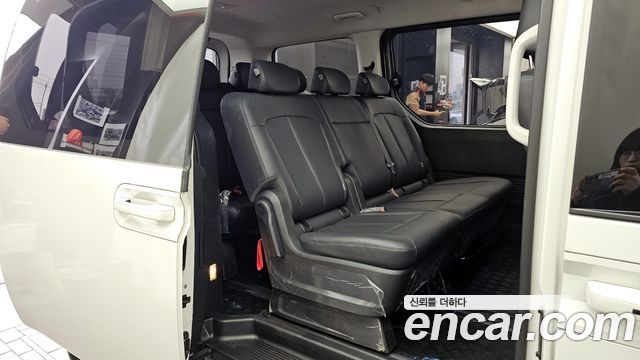 Hyundai Staria 2025 — photo 18