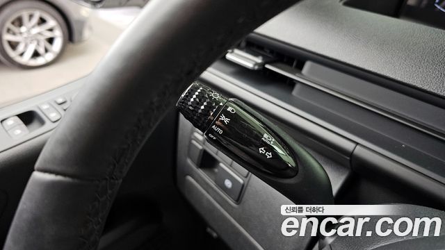 Hyundai Staria 2025 — photo 24