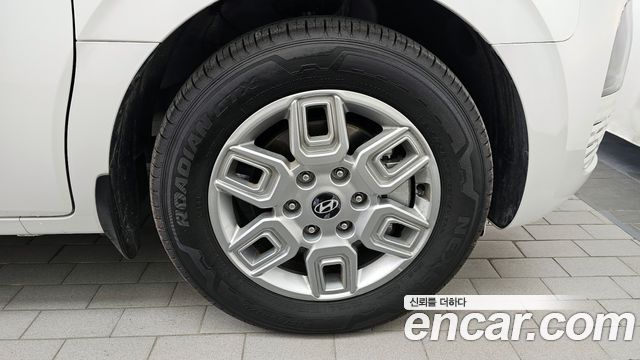 Hyundai Staria 2025 — photo 7