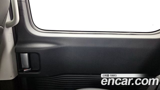 Hyundai Staria 2025 — photo 15