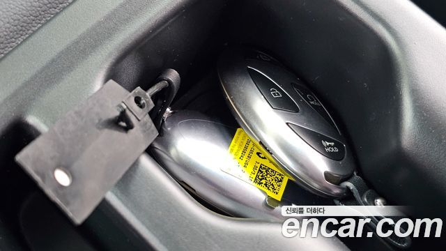 Hyundai Staria 2025 — photo 30