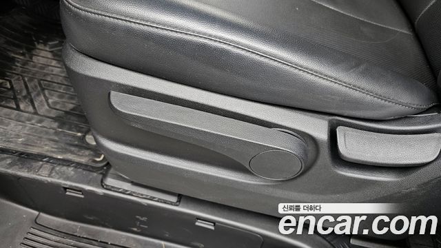 Hyundai Staria 2025 — photo 31