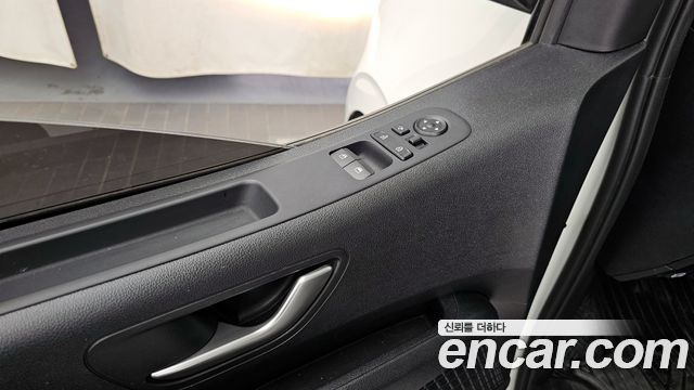 Hyundai Staria 2025 — photo 34