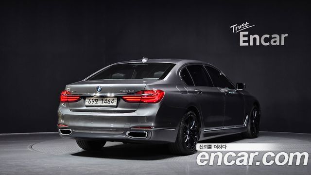 BMW 7-Series 2016 — photo 2