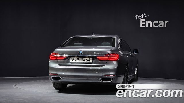 BMW 7-Series 2016 — photo 4